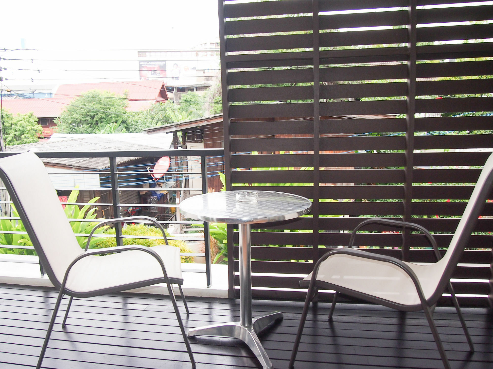 Khách sạn hẻo lánh 365 Serviced 3*