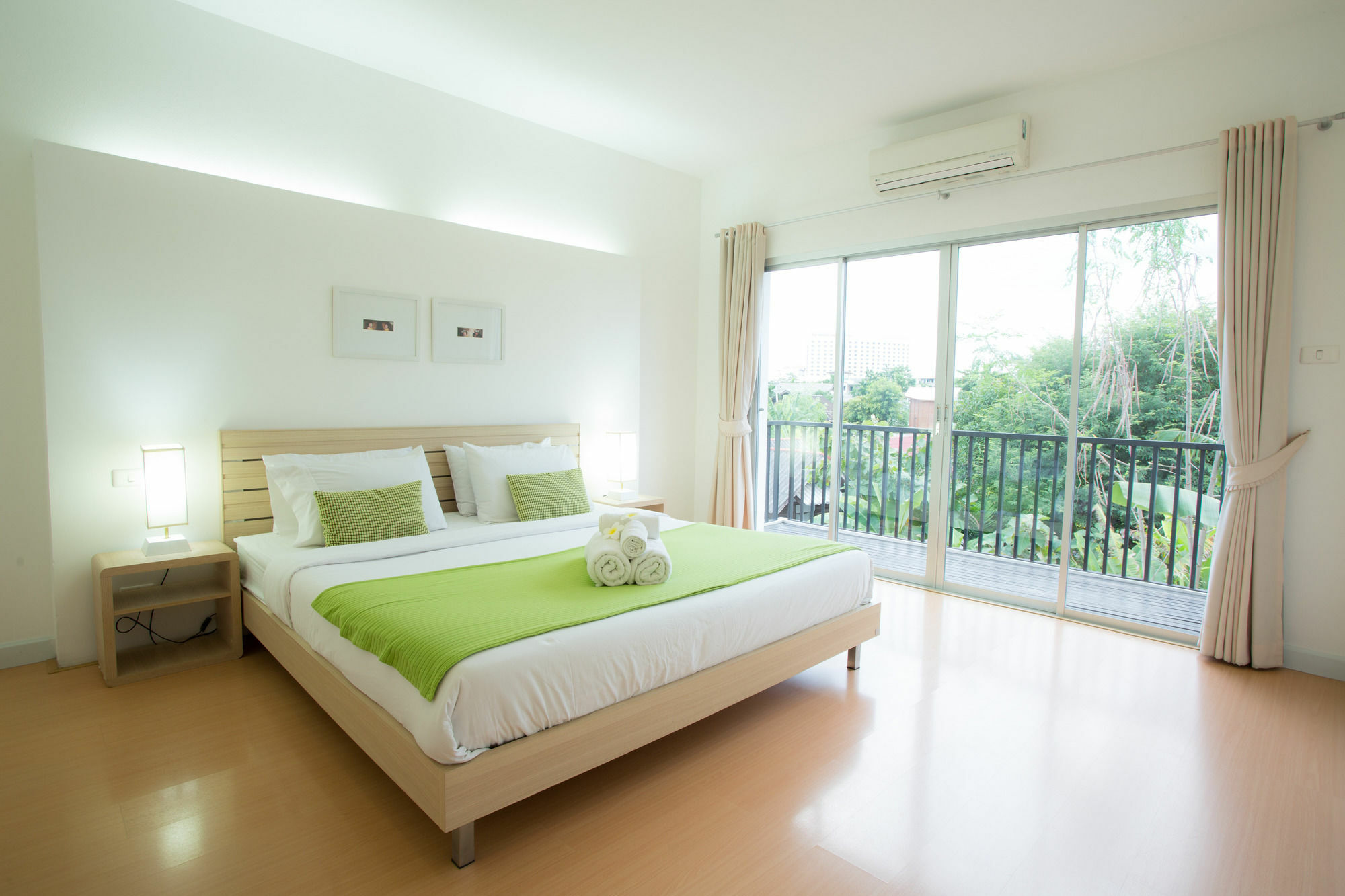 Khách sạn hẻo lánh 365 Serviced 3*